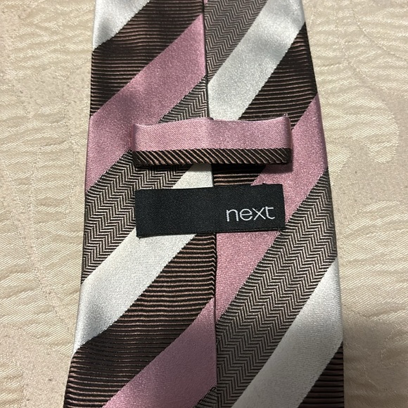 Beautiful 100 % silk tie - Picture 2 of 3
